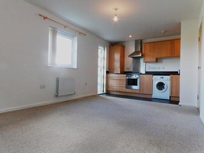 2 Bedroom Flat To Rent In Eastern Crescent, Chelmsford, CM1