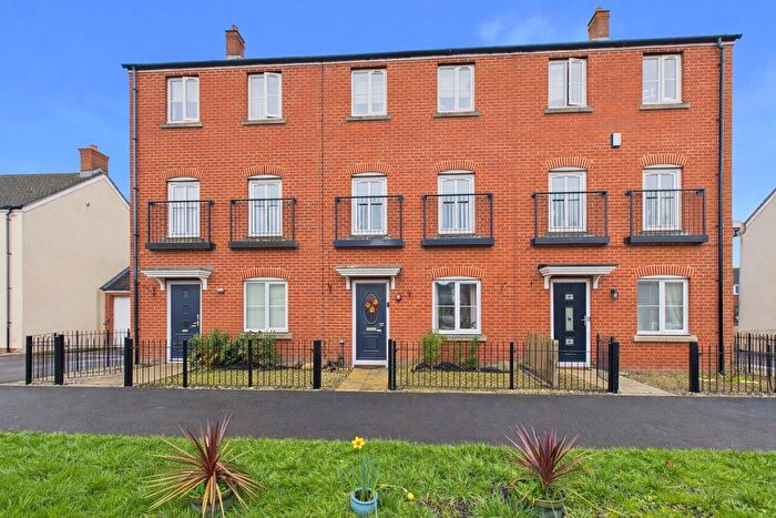 3 Bedroom Town House For Sale In Kent Avenue, West Wick, Weston-Super-Mare, BS24