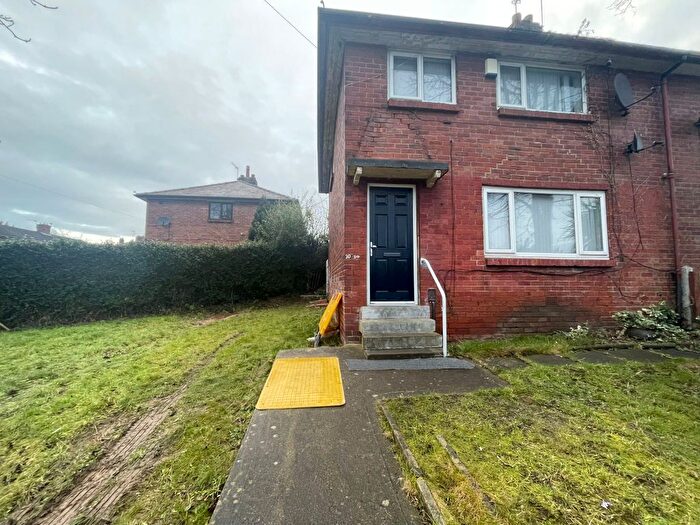 3 Bedroom Semi-Detached House To Rent In Talbot View, Burley, Leeds, LS4