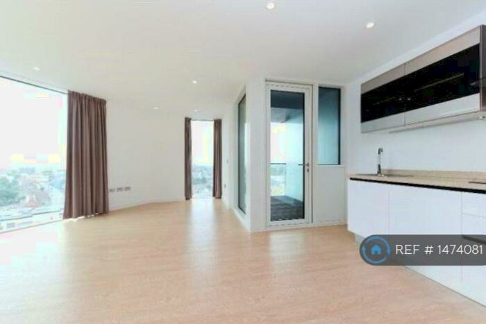 2 Bedroom Flat To Rent In Newgate Tower, Croydon, CR0