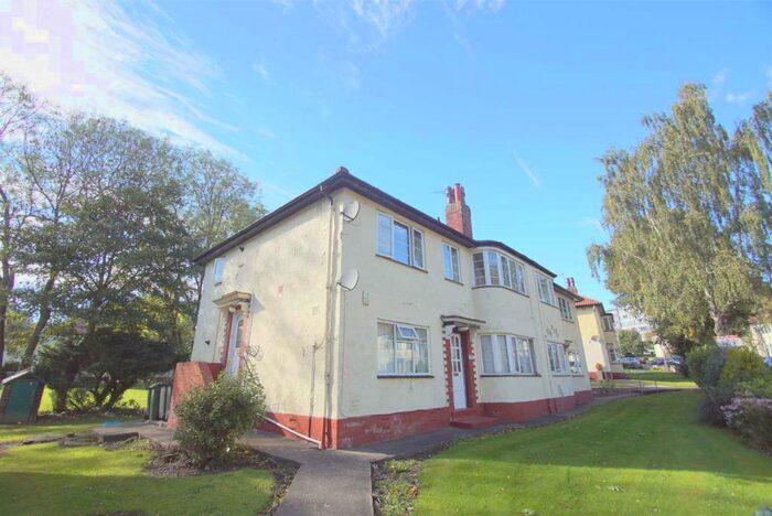 2 Bedroom Flat To Rent In Sandringham Crescent, Moortown, Leeds, LS17