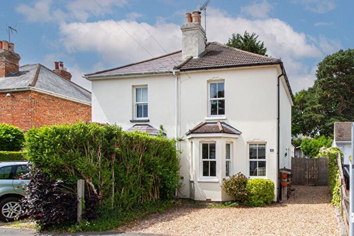 2 Bedroom House For Sale In Connaught Road, Fleet, GU51
