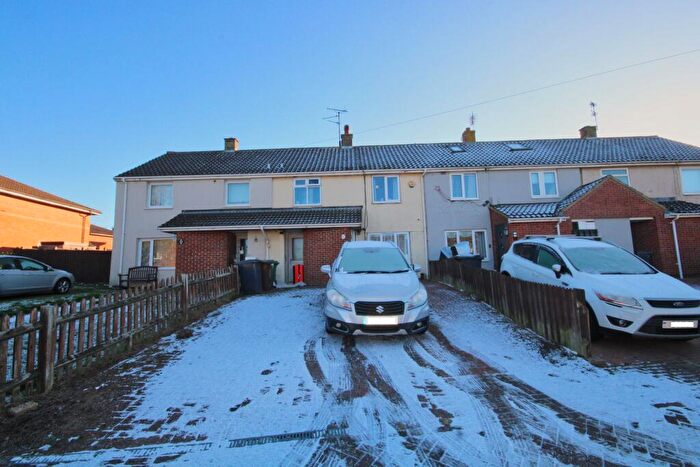 3 Bedroom Terraced House For Sale In Counts Farm Road, Corby, NN18
