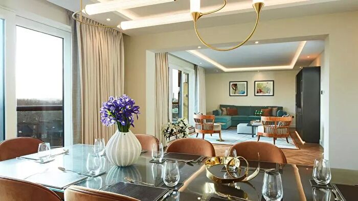 5 Bedroom Flat To Rent In Ashburn Place, London, SW7