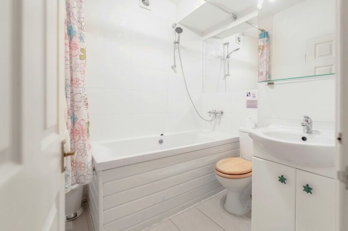 2 Bedroom Terraced House To Rent In Orchad Rd, Hayes UB3