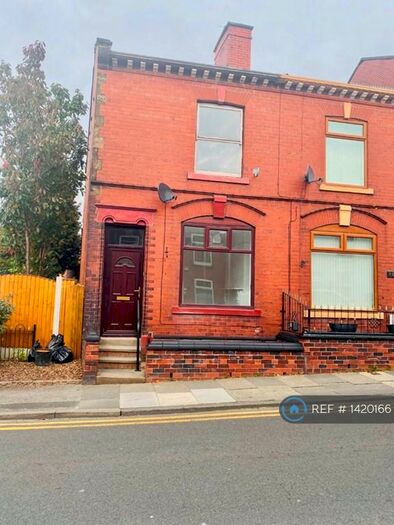 2 Bedroom Terraced House To Rent In Middleton Road, Chadderton, Oldham, OL9