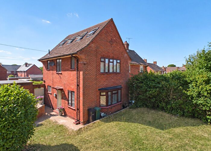 4 Bedroom Semi-Detached House For Sale In Parkwood View, Banstead, SM7