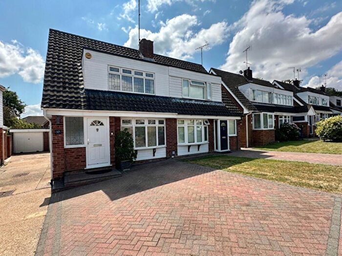 3 Bedroom Semi-Detached House For Sale In South Ridge, Billericay, CM11