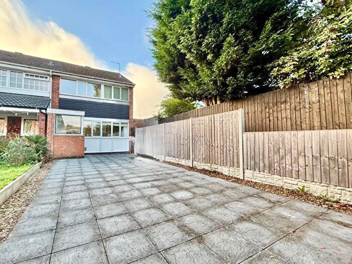 3 Bedroom End Of Terrace House To Rent In Silver Walk, Nuneaton, Warwickshire, CV10