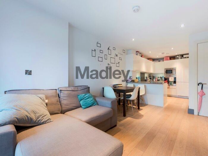 1 Bedroom Apartment To Rent In Minton Court, Fairfield Road, E3