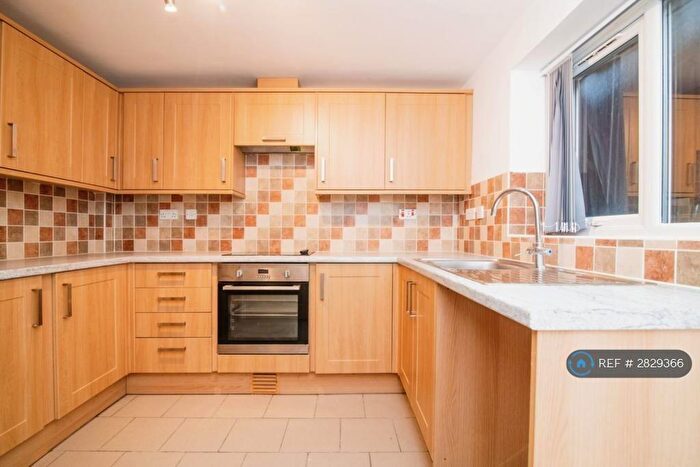 2 Bedroom Flat To Rent In Dudley Road, West Midland, B65