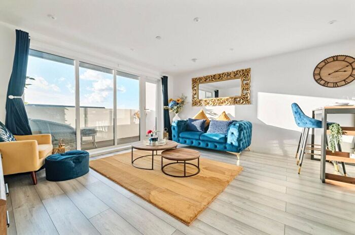 2 Bedroom Apartment To Rent In Church Street, Sittingbourne, Kent, ME10