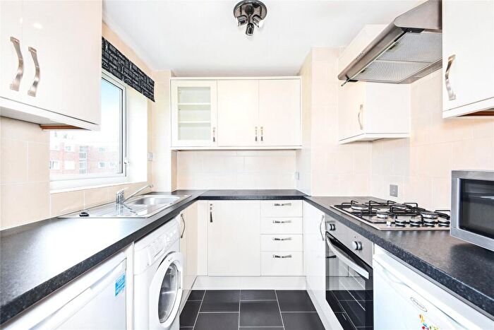 2 Bedroom Maisonette To Rent In Inglewood Court, Liebenrood Road, Reading, Berkshire, RG30