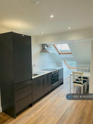 1 Bedroom Flat To Rent In Friern Park, London, N12