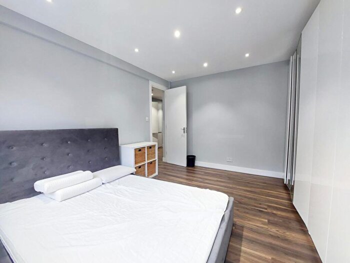 2 Bedroom Flat To Rent In Charlbert Court, Charlbert Street, London, NW8