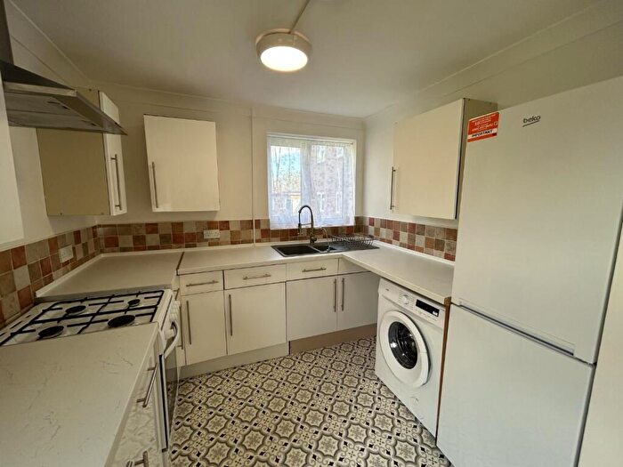 2 Bedroom Apartment To Rent In Moors Ley, SG2