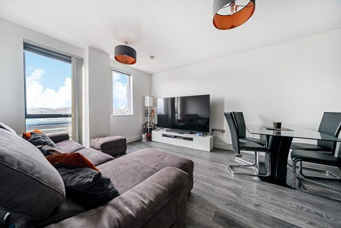 2 Bedroom Flat For Sale In West Terrace, Six Hills House, Stevenage, Hertfordshire, SG1