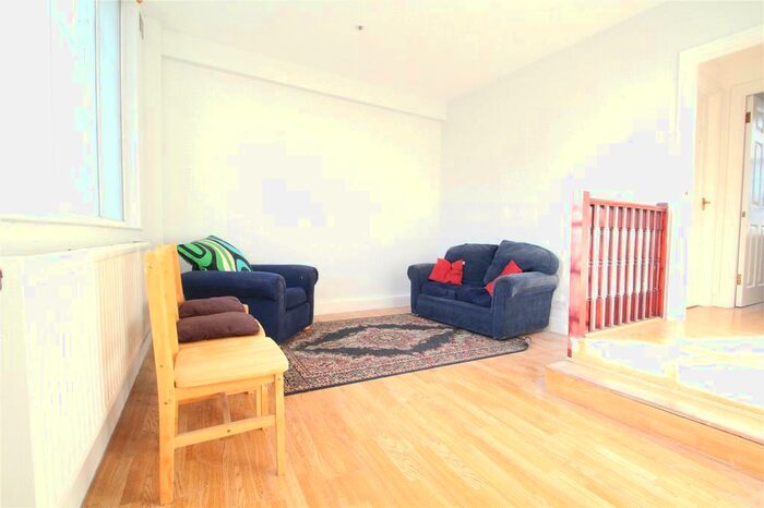 1 Bedroom Flat To Rent In Holloway Road, Islington, London, N7