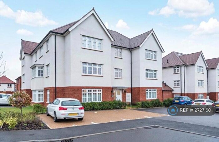 2 Bedroom Flat To Rent In Frost Close, Swanscombe, DA10