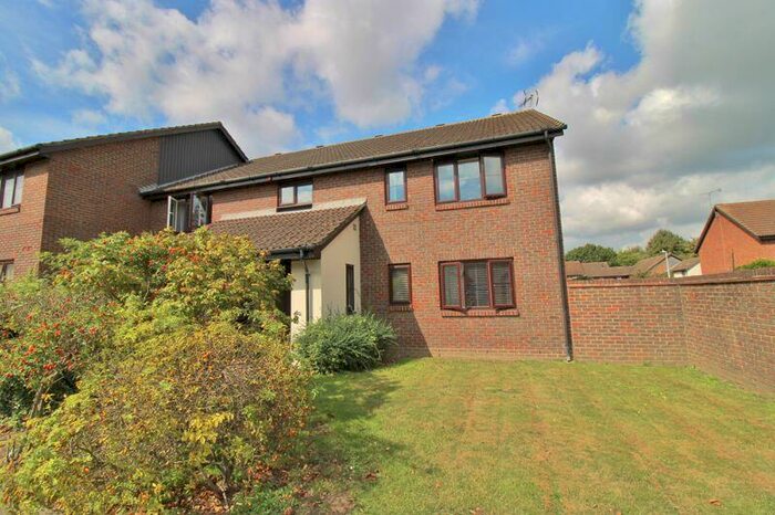 Flat To Rent In The Oaks, Swanley, BR8