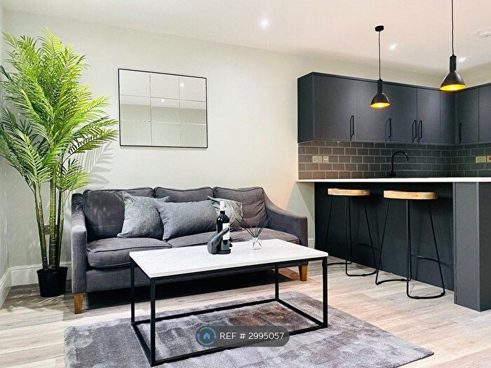 2 Bedroom Flat To Rent In Bennetthorpe, Doncaster, DN1
