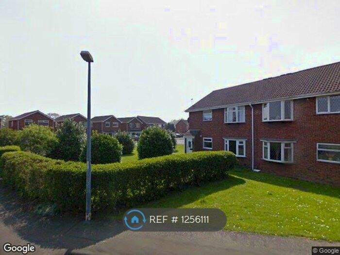 2 Bedroom Maisonette To Rent In Ferndown Drive, Immingham DN40