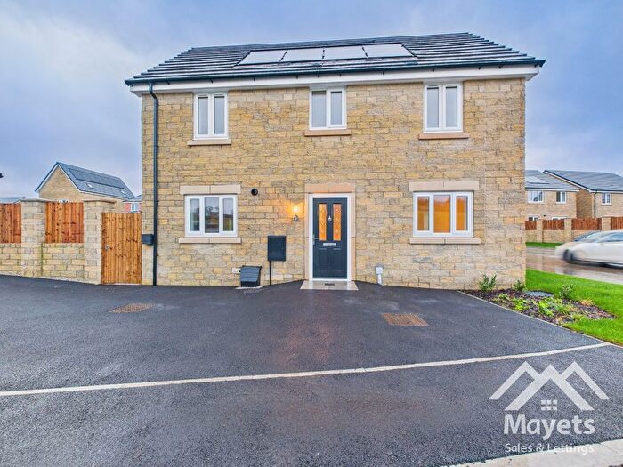 3 Bedroom Semi-Detached House To Rent In Astor Crescent, Blackburn. Lancs., BB2