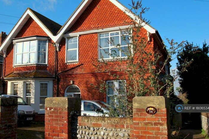 2 Bedroom Flat To Rent In Carew Road, Eastbourne, BN21