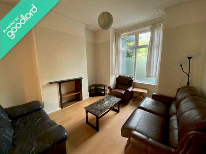 5 Bedroom Semi-Detached House To Rent In Bridgelea Road, Manchester, M20