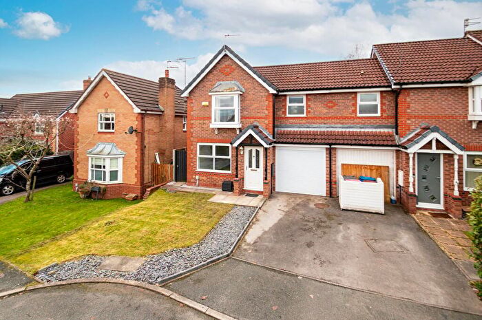 3 Bedroom Mews To Rent In Boothstown Drive, Worsley, Manchester, M28