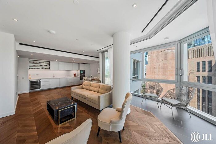 3 Bedroom Apartment For Sale In Prospect Way London, SW11