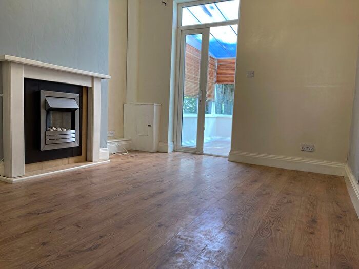 2 Bedroom Property To Rent In Gordon Street, Wakefield, WF1