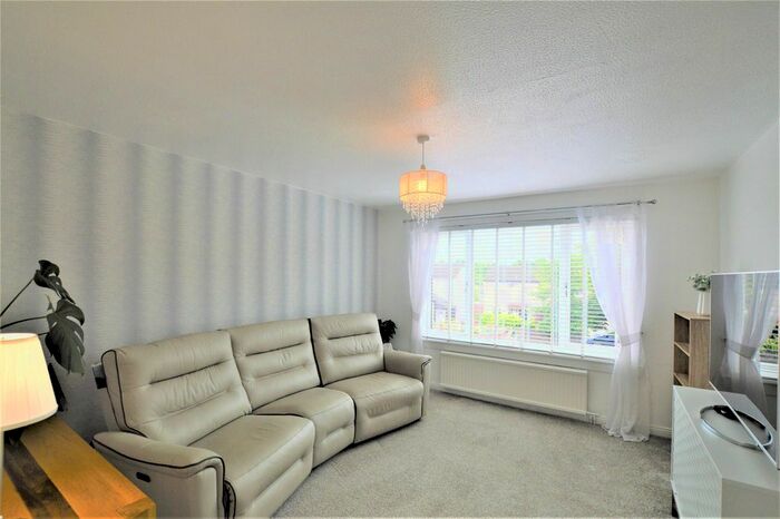 3 Bedroom End Of Terrace House For Sale In Busbiehead, Girdle Toll, Irvine, KA11