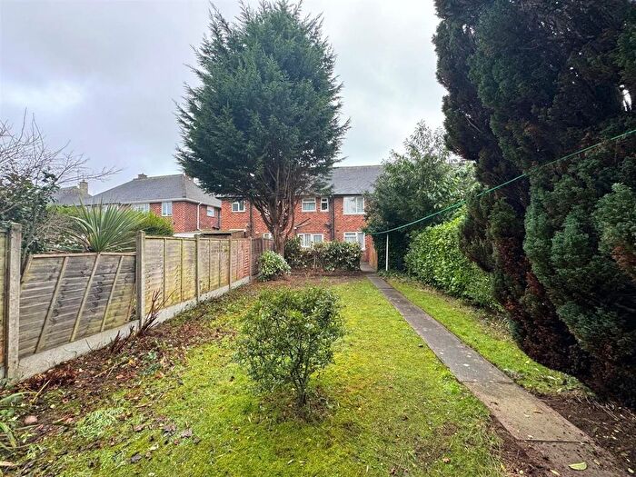 3 Bedroom Terraced House For Sale In Colesbourne Road, Solihull, B92