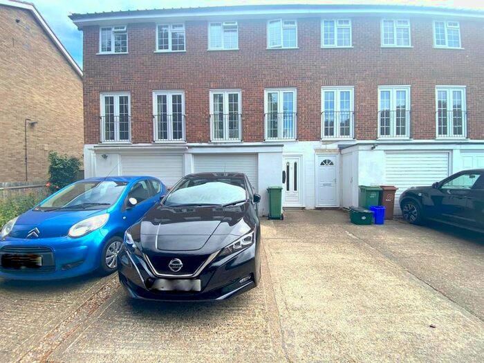 4 Bedroom Terraced House To Rent In Langley Park Road, Sutton, SM2