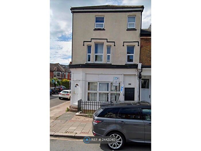 2 Bedroom Flat To Rent In Earlsfield Road, London, SW18