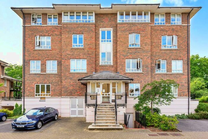 2 Bedroom Flat To Rent In Medway House, May Bate Avenue, Kingston Upon Thames, KT2