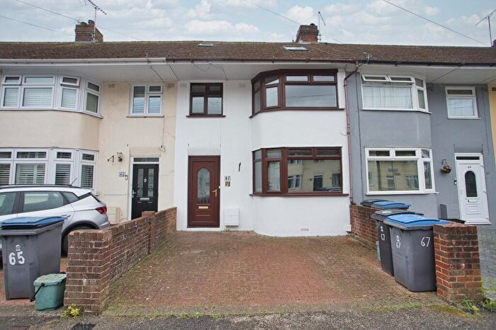 3 Bedroom Semi-Detached House For Sale In Alfred Road, Dover, CT16