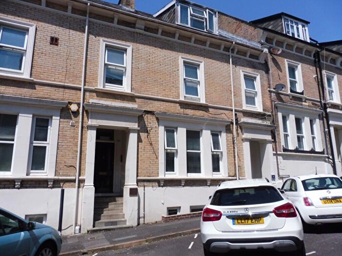 1 Bedroom Flat To Rent In Verulam Place, Bournemouth, Dorset, BH1