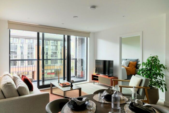 3 Bedroom Apartment To Rent In Arbour, Silbury Boulevard, Milton Keynes, Buckinghamshire, MK9