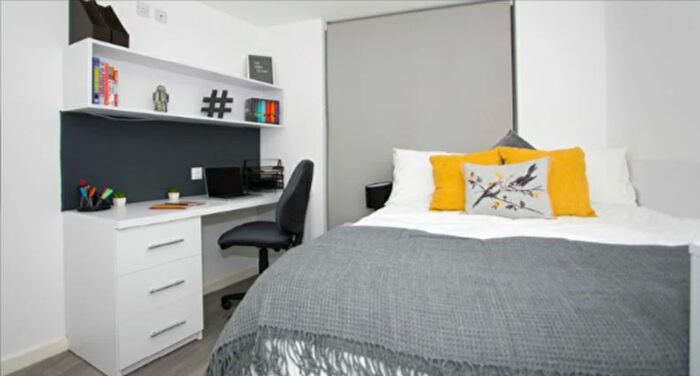 Studio To Rent In Popes Lane, London, W5