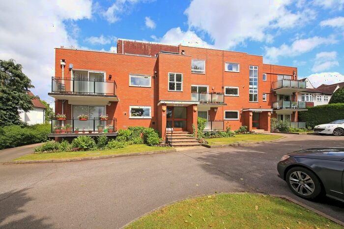3 Bedroom Flat To Rent In The Lintons, Dollis Avenue, Finchley, N3