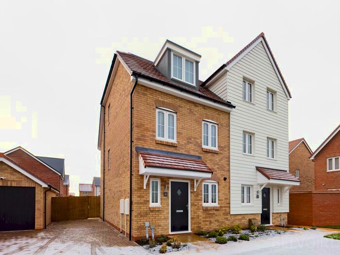 3 Bedroom Semi-Detached House To Rent In Hopwoods Road, Bury St Edmunds, IP32