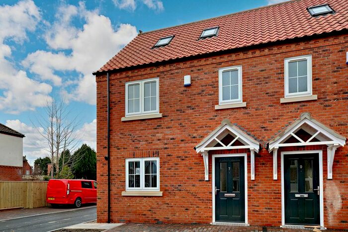 3 Bedroom Semi-Detached House For Sale In Cullingford Way, Louth, LN11