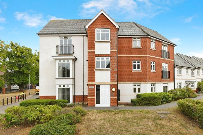 2 Bedroom Flat For Sale In Grace Bartlett Gardens, Chelmsford, Essex, CM2