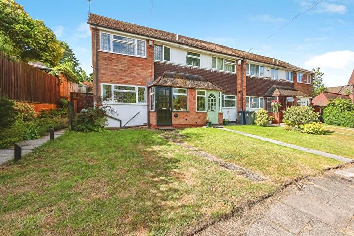 3 Bedroom End Of Terrace House For Sale In Downcroft Avenue, Birmingham, B38