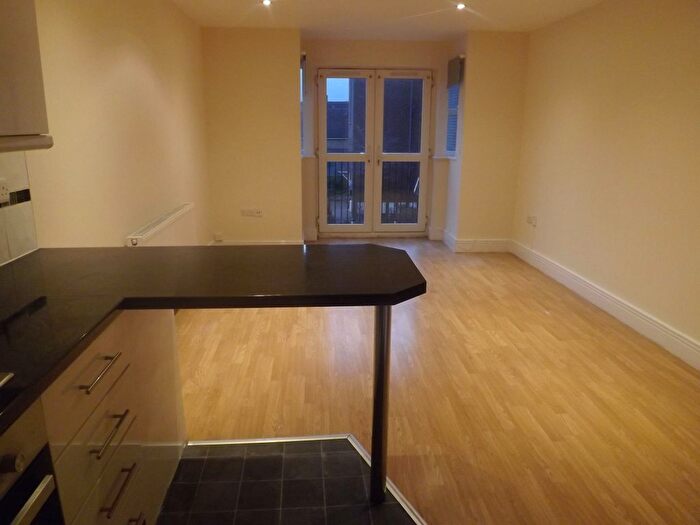 1 Bedroom Flat To Rent In Meeting Street, Wednesbury, WS10