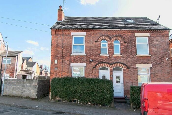 3 Bedroom Semi-Detached House To Rent In Deabill Street, Netherfield, Nottingham, NG4