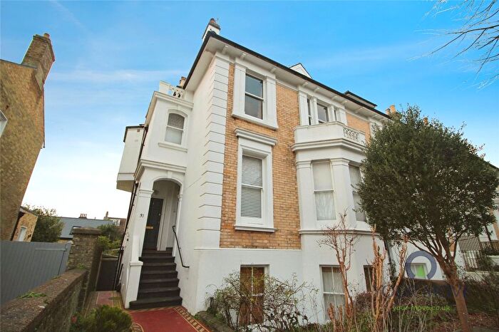 2 Bedroom Flat To Rent In Denmark Villas, Hove, East Sussex, BN3