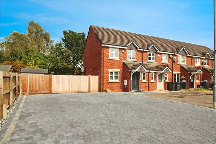 3 Bedroom End Of Terrace House For Sale In Wellington Close, Burbage, Hinckley, Leicestershire, LE10